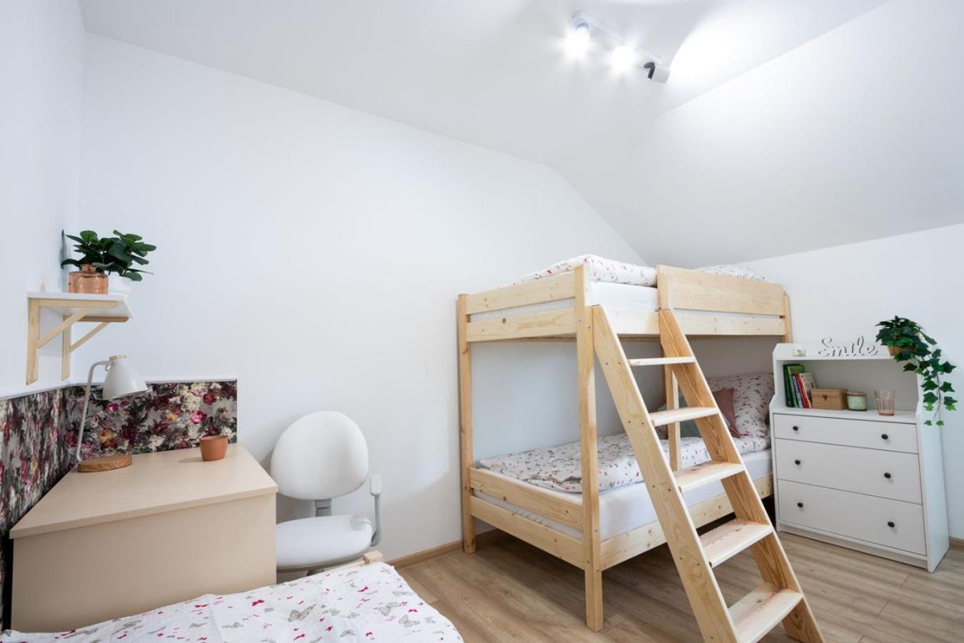 Apartamenty Gorki Male Tuszyn Zewnętrze zdjęcie